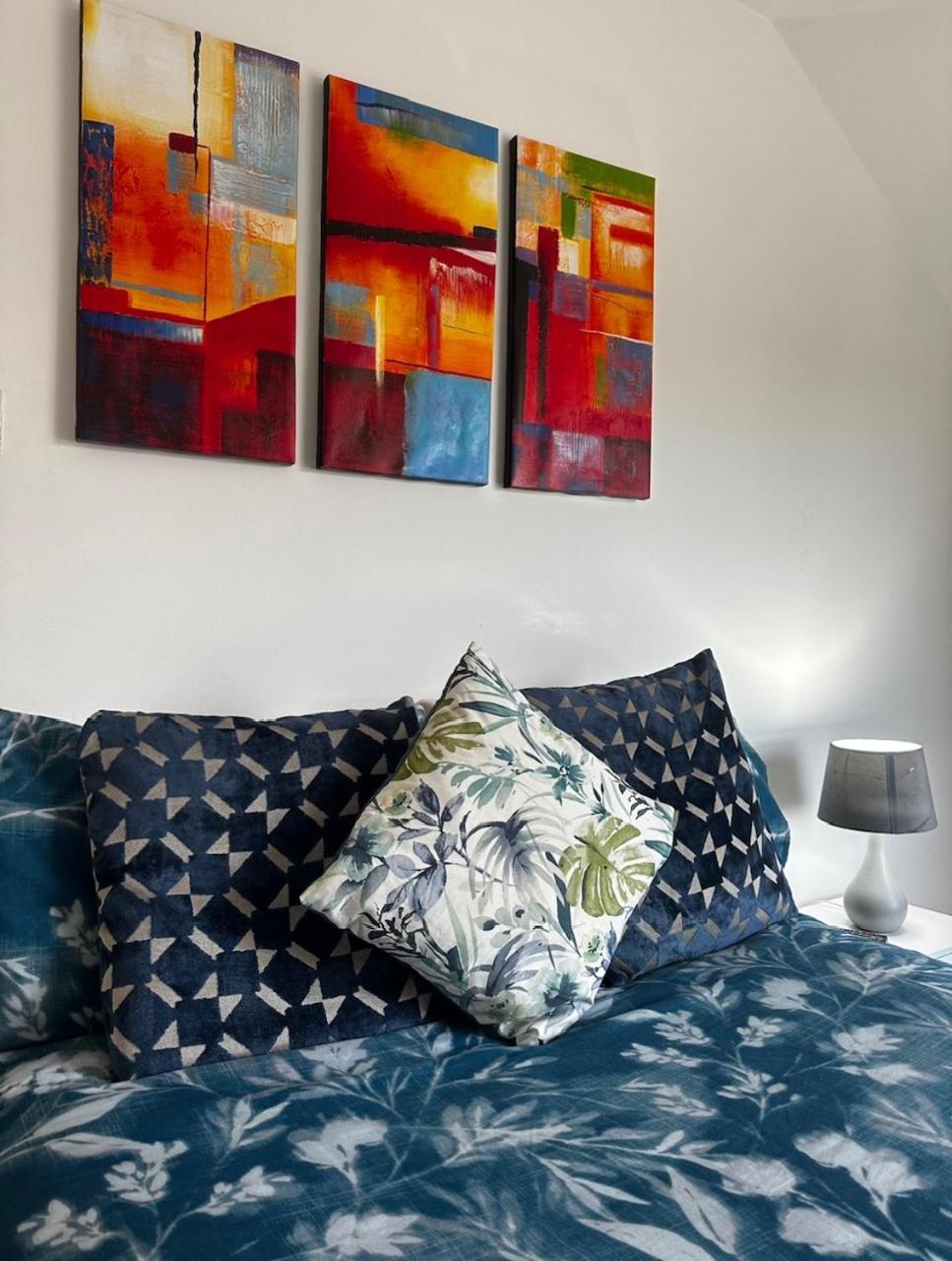 3-Bedroom Flat In The City Centre Next To The River Ness Inverness Kültér fotó