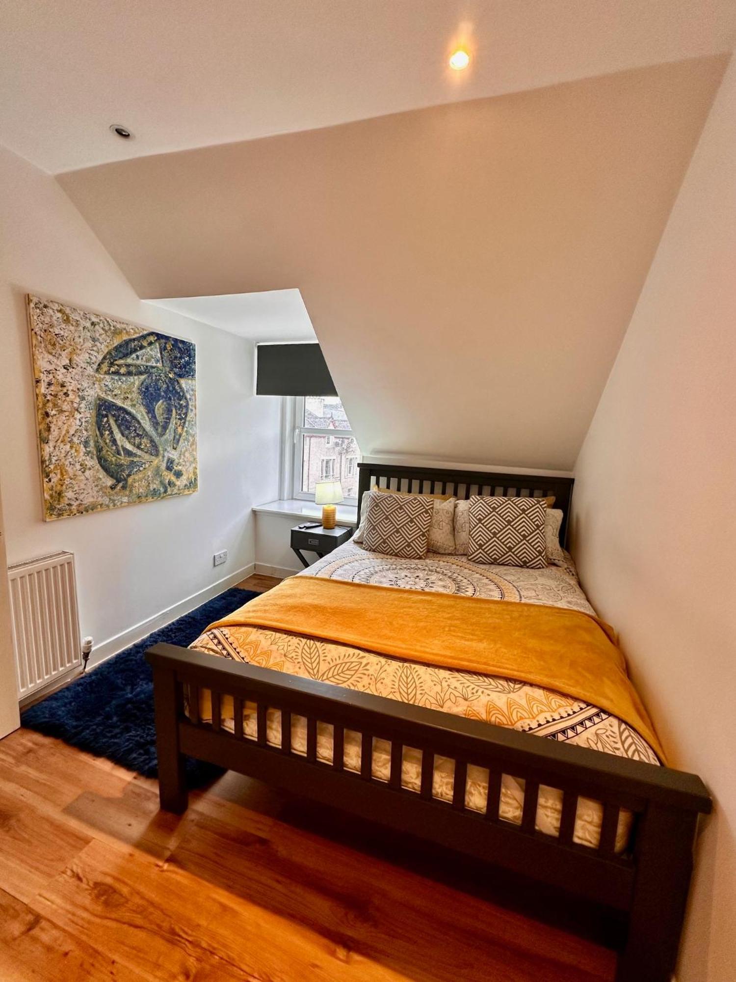 3-Bedroom Flat In The City Centre Next To The River Ness Inverness Kültér fotó