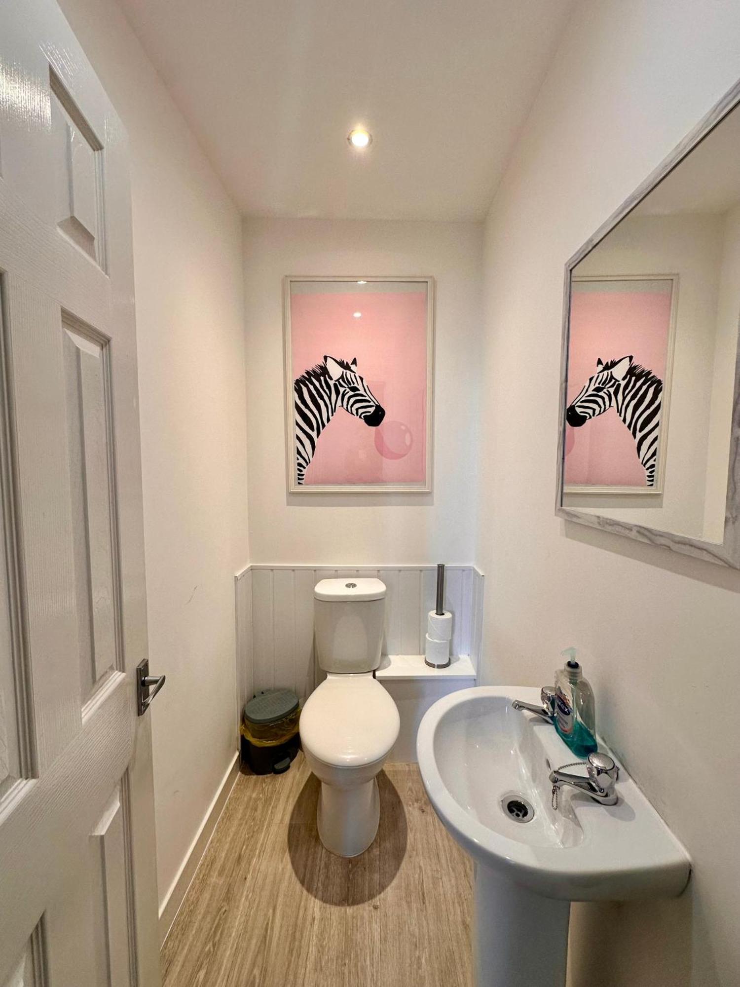 3-Bedroom Flat In The City Centre Next To The River Ness Inverness Kültér fotó