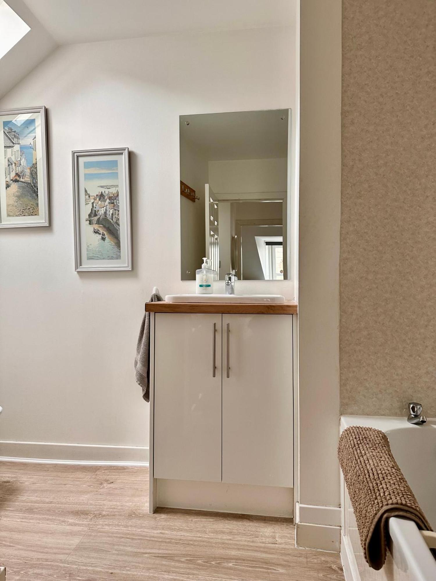 3-Bedroom Flat In The City Centre Next To The River Ness Inverness Kültér fotó